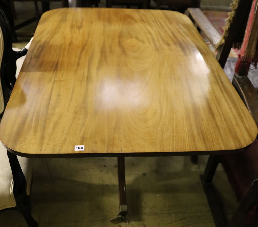 A George III mahogany rectangular breakfast table, width 130cm, depth 92cm, height 72cm